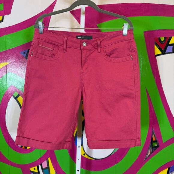 Levi's Pink Denim Bermuda Shorts. Size W30-10. In excellent condition! - Picture 1 of 9
